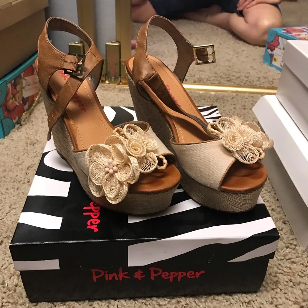 Wedge pink and pepper